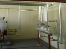 Estrutura instalada da caldeira e vasos de pressão na central de energia
